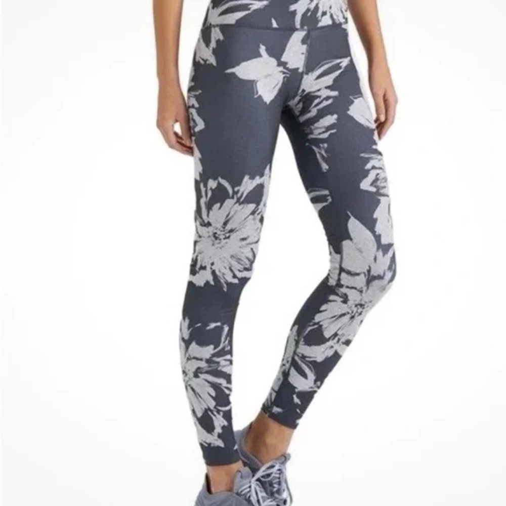 Vuori Gray Floral High-Rise Leggings